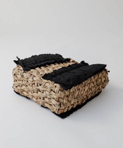 DEICY（デイシー）の「フリルバンブーハンドルバッグ（ハンドバッグ・レディース・ベージュ/ブラック・FREE）」の10枚目の写真