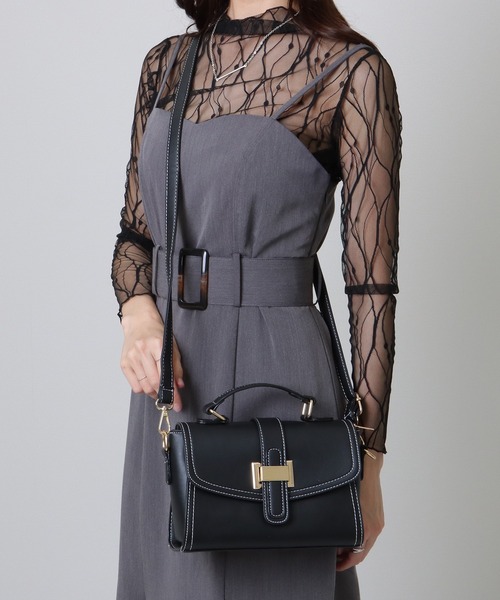 Lace Ladies(レースレディース)の「レザー調 コンパクト ステッチ ショルダー バッグ(ショルダーバッグ・レディース・ブラウン/ブラック/アイボリー・FREE)」の4枚目の写真