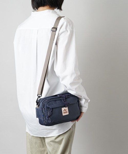 moz（モズ）の「MOZ（モズ） 軽撥水加工 アウトドアテイスト な スクエア型 ショルダーバッグ ウエストバッグ（ショルダーバッグ・レディース・ブラック/インディゴブルー/ライトグリーン/グレイッシュベージュ/アイボリー/サンドベージュ・ONE SIZE）」の13枚目の写真