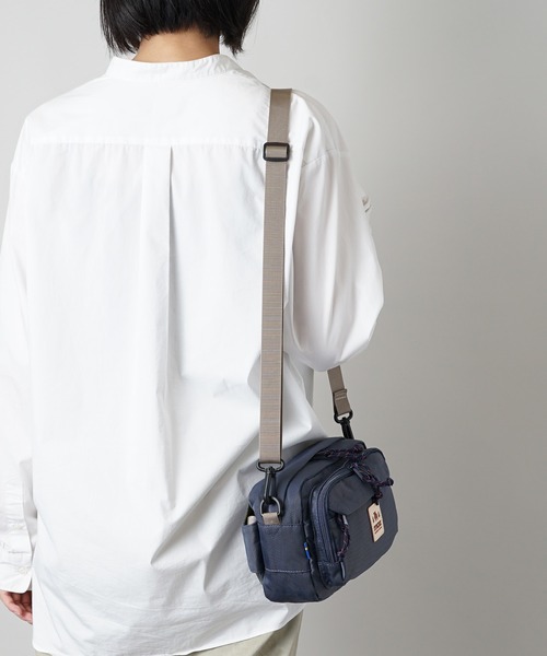 moz（モズ）の「MOZ（モズ） 軽撥水加工 アウトドアテイスト な スクエア型 ショルダーバッグ ウエストバッグ（ショルダーバッグ・レディース・ブラック/インディゴブルー/ライトグリーン/グレイッシュベージュ/アイボリー/サンドベージュ・ONE SIZE）」の14枚目の写真