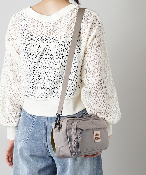 moz（モズ）の「MOZ（モズ） 軽撥水加工 アウトドアテイスト な スクエア型 ショルダーバッグ ウエストバッグ（ショルダーバッグ・レディース・ブラック/インディゴブルー/ライトグリーン/グレイッシュベージュ/アイボリー/サンドベージュ・ONE SIZE）」の16枚目の写真