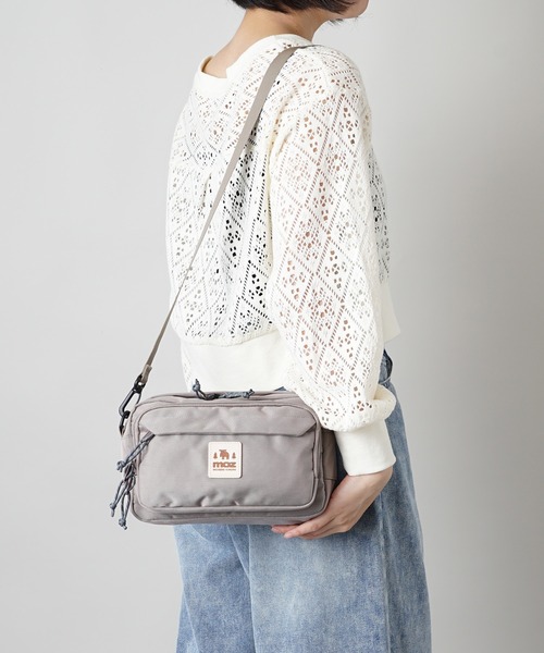 moz（モズ）の「MOZ（モズ） 軽撥水加工 アウトドアテイスト な スクエア型 ショルダーバッグ ウエストバッグ（ショルダーバッグ・レディース・ブラック/インディゴブルー/ライトグリーン/グレイッシュベージュ/アイボリー/サンドベージュ・ONE SIZE）」の17枚目の写真