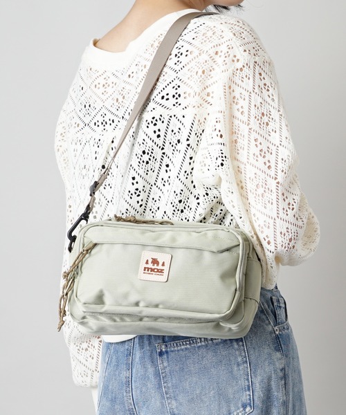 moz（モズ）の「MOZ（モズ） 軽撥水加工 アウトドアテイスト な スクエア型 ショルダーバッグ ウエストバッグ（ショルダーバッグ・レディース・ブラック/インディゴブルー/ライトグリーン/グレイッシュベージュ/アイボリー/サンドベージュ・ONE SIZE）」の18枚目の写真