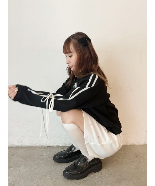 CALNAMUR（カルナムール）の「リボントラックジャケット（ブルゾン・レディース・ブラウン/グレー/ブラック・FREE）」の4枚目の写真