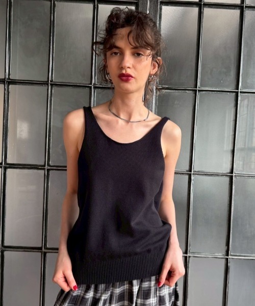 セール】オープンバックニットタンク（タンクトップ）｜HANNE