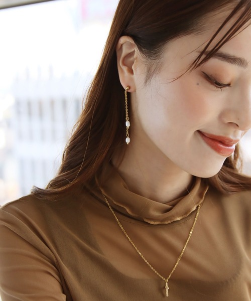 abaskdesign(アバスクデザイン)の「金属アレルギー対応 ツイン淡水パール ロングステンレスピアス(ピアス(両耳用)・レディース・ゴールド・FREE)」の2枚目の写真