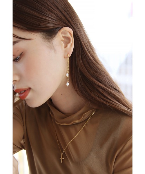abaskdesign(アバスクデザイン)の「金属アレルギー対応 ツイン淡水パール ロングステンレスピアス(ピアス(両耳用)・レディース・ゴールド・FREE)」の4枚目の写真