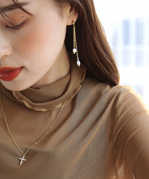 abaskdesign(アバスクデザイン)の「金属アレルギー対応 ツイン淡水パール ロングステンレスピアス(ピアス(両耳用)・レディース・ゴールド・FREE)」の5枚目の写真