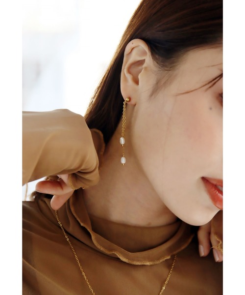 abaskdesign(アバスクデザイン)の「金属アレルギー対応 ツイン淡水パール ロングステンレスピアス(ピアス(両耳用)・レディース・ゴールド・FREE)」の6枚目の写真