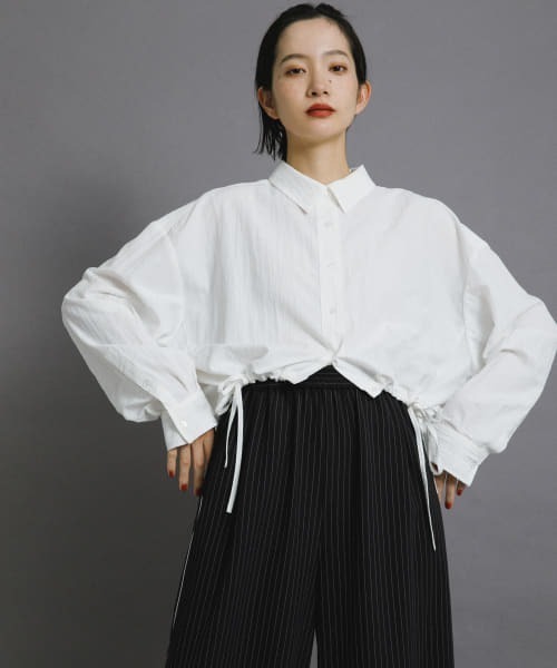 KBF（ケイビーエフ）の「ヘムドロストシャツ（シャツ/ブラウス・レディース・オフホワイト/ブルー系その他/ダークブラウン/レッド系その他・ONE）」の2枚目の写真