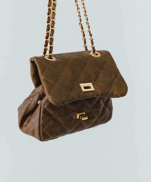 RODE SKO（ロデスコ）の「ヴィンテージライクキルティングチェーンバッグ（ショルダーバッグ・レディース・ブラック/ブラウン・ONE）」の14枚目の写真