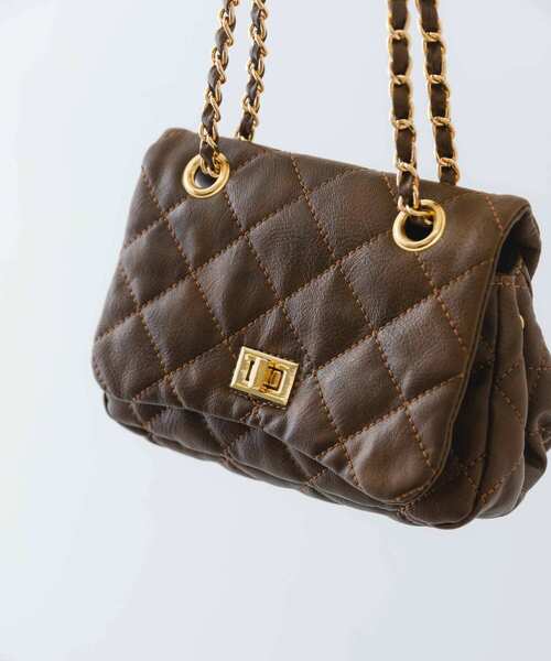 RODE SKO（ロデスコ）の「ヴィンテージライクキルティングチェーンバッグ（ショルダーバッグ・レディース・ブラック/ブラウン・ONE）」の13枚目の写真