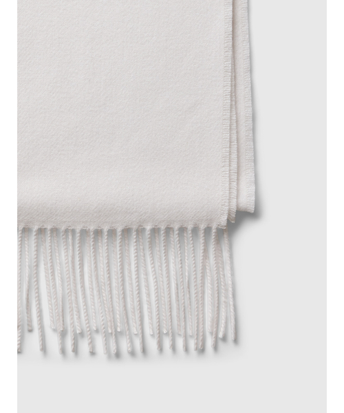 GAP（ギャップ）の「フリンジ スカーフ（ストール/ショール・レディース・ホワイト/キャメル・ONE SIZE）」の3枚目の写真