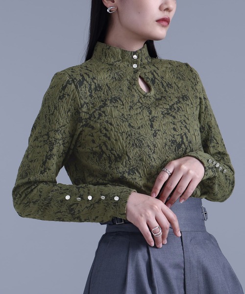 kOhAKU（コハク）の「『涙あきハイネックカットソー』（Tシャツ/カットソー・レディース・カーキ/ブラック・2/1）」の2枚目の写真