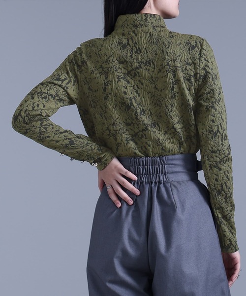 kOhAKU（コハク）の「『涙あきハイネックカットソー』（Tシャツ/カットソー・レディース・カーキ/ブラック・2/1）」の21枚目の写真