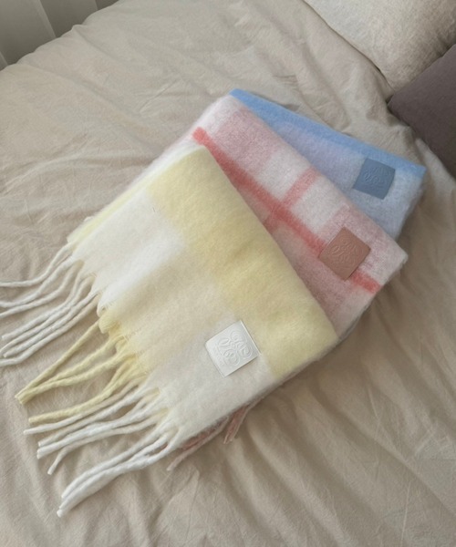 one after another NICE CLAUP(ワンアフターアナザーナイスクラップ)の「NCEロゴタグ付きマフラー(マフラー・レディース・アイボリー/グレー系その他/イエロー系その他/ピンク系その他/モカ/ブルー系その他・FREE)」の13枚目の写真