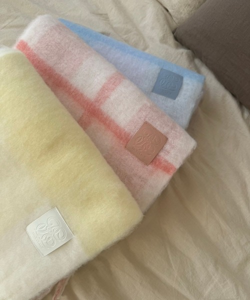 one after another NICE CLAUP(ワンアフターアナザーナイスクラップ)の「NCEロゴタグ付きマフラー(マフラー・レディース・アイボリー/グレー系その他/イエロー系その他/ピンク系その他/モカ/ブルー系その他・FREE)」の14枚目の写真