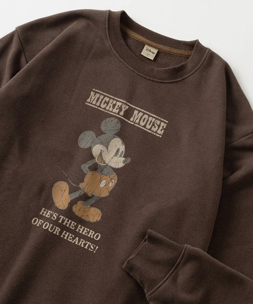 Disney（ディズニー）の「【Disney/ディズニー】ミッキーマウスイラスト ヴィンテージライクプリント＆刺繍デザイン ビッグシルエット クルーネックスウェット/3Type（スウェット・レディース・アイボリー/サックスブルー/ブルーグレー/ダークグリーン/チャコールグレー/ダークブラウン・M/L/XL）」の4枚目の写真