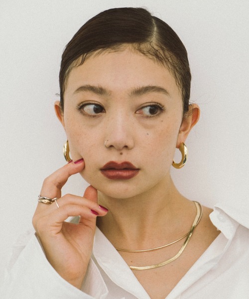 HANNE（アン）の「ボリュームループピアス（ピアス（両耳用）・レディース・シルバー/ゴールド・FREE）」の2枚目の写真