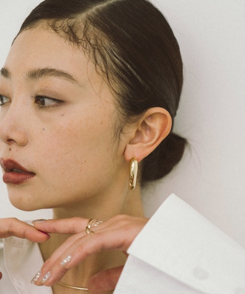 HANNE（アン）の「ボリュームループピアス（ピアス（両耳用）・レディース・シルバー/ゴールド・FREE）」の3枚目の写真
