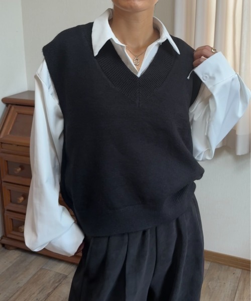 Ritzy(リッツィー)の「Vネック ニットベスト(ベスト・レディース・グレー/ベージュ/ブラック・FREE)」の7枚目の写真