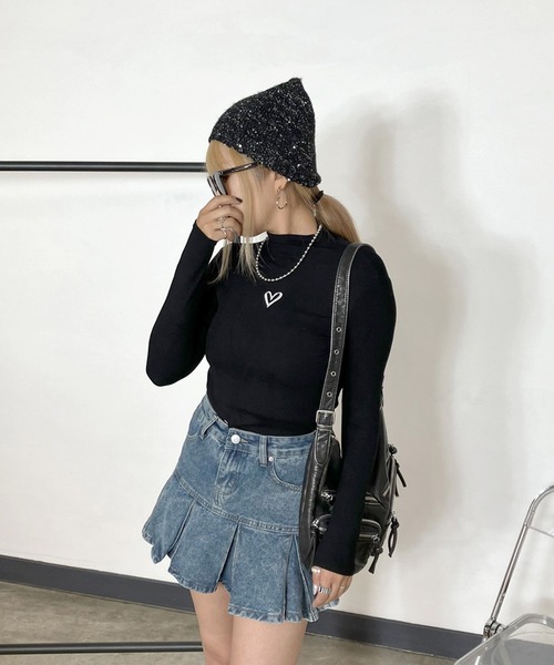 non-hedge(ノンヘッジ)の「ハートロゴハイネックロンT(Tシャツ/カットソー・レディース・ブラウン/オフホワイト/グレー/ブラック・FREE)」の16枚目の写真