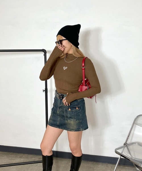 non-hedge(ノンヘッジ)の「ハートロゴハイネックロンT(Tシャツ/カットソー・レディース・ブラウン/オフホワイト/グレー/ブラック・FREE)」の9枚目の写真