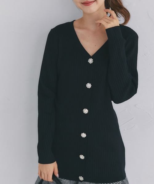 tocco closet(トッコ クローゼット)の「クリアビジュー釦ロングリブニットカーディガン(カーディガン/ボレロ・レディース・ピンク/アイボリー/ブラック・M)」の1枚目の写真