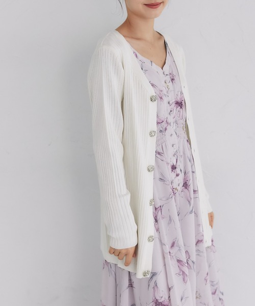 tocco closet(トッコ クローゼット)の「クリアビジュー釦ロングリブニットカーディガン(カーディガン/ボレロ・レディース・ピンク/アイボリー/ブラック・M)」の4枚目の写真