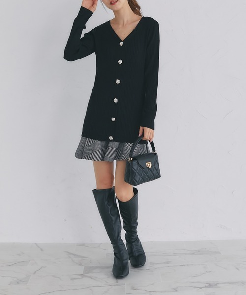 tocco closet(トッコ クローゼット)の「クリアビジュー釦ロングリブニットカーディガン(カーディガン/ボレロ・レディース・ピンク/アイボリー/ブラック・M)」の8枚目の写真