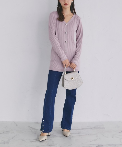 tocco closet(トッコ クローゼット)の「クリアビジュー釦ロングリブニットカーディガン(カーディガン/ボレロ・レディース・ピンク/アイボリー/ブラック・M)」の13枚目の写真