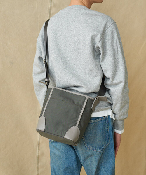 russet（ラシット）の「[500mlペットボトル対応]コーデュラナイロンミニショルダーバッグ(CE-1438)（ショルダーバッグ・レディース・ブラック/グレー・FREE）」の4枚目の写真
