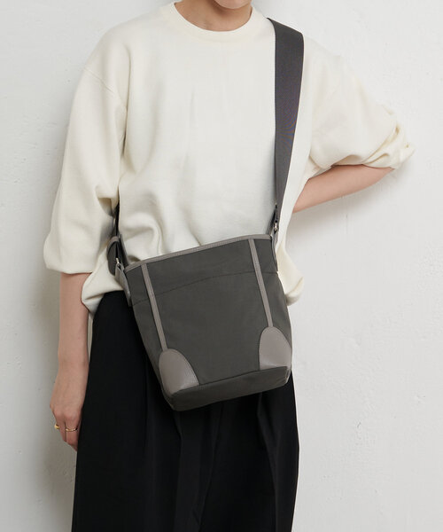 russet（ラシット）の「[500mlペットボトル対応]コーデュラナイロンミニショルダーバッグ(CE-1438)（ショルダーバッグ・レディース・ブラック/グレー・FREE）」の18枚目の写真