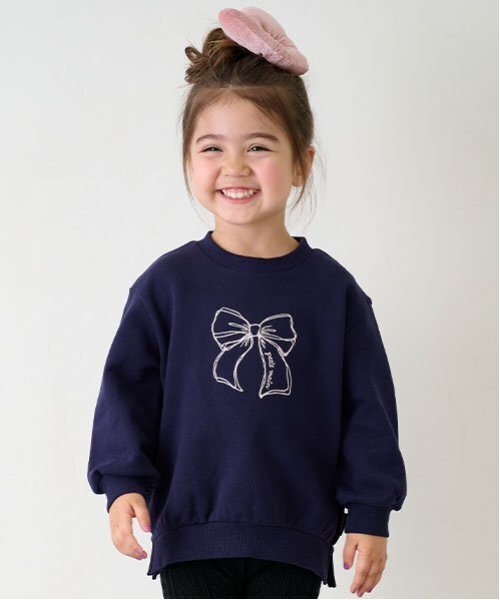 petit main(プティマイン)の「【プティプラ】girlsトレーナー(キッズサイズ)(スウェット・キッズ・クリーム/トップグレー/アイボリー/ライトピンク/マルチ/レッド/ピンク/ブラウン/ネイビー/ダークブルー・80cm/90cm/100cm/110cm/120cm/130cm)」の6枚目の写真