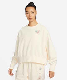 NIKE（ナイキ）の「《セットアップ対応商品》大坂 なおみ フェニックス フリース ウィメンズ オーバーオーバーサイズド クルーネック スウェットシャツ / Naomi Osaka Phoenix Fleece Women's Over-Oversized Crew-Neck Sweatshirt FD5505-110 Pale Ivory（スウェット・レディース）」
