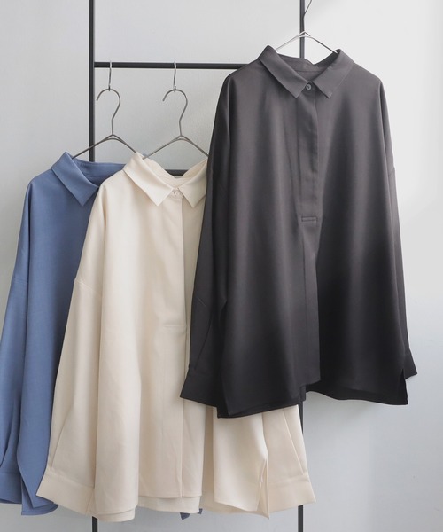antiqua(アンティカ)の「シンプルプルオーバーシャツ(シャツ/ブラウス・レディース・ブラック/アイボリー/ブルー・ONESIZE)」の21枚目の写真