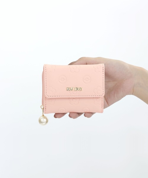 ぴよこ　マリークワント　財布 MARY QUANT（マリークワント）の「ピカチュウメタルエンボス ミニ