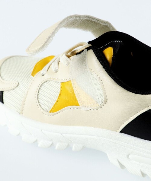 BRANSHES(ブランシェス)の「【足育】配色スニーカー(スニーカー・キッズ・ブラック/アイボリー・17.0cm/21.0cm/20.0cm/19.0cm/18.0cm)」の15枚目の写真
