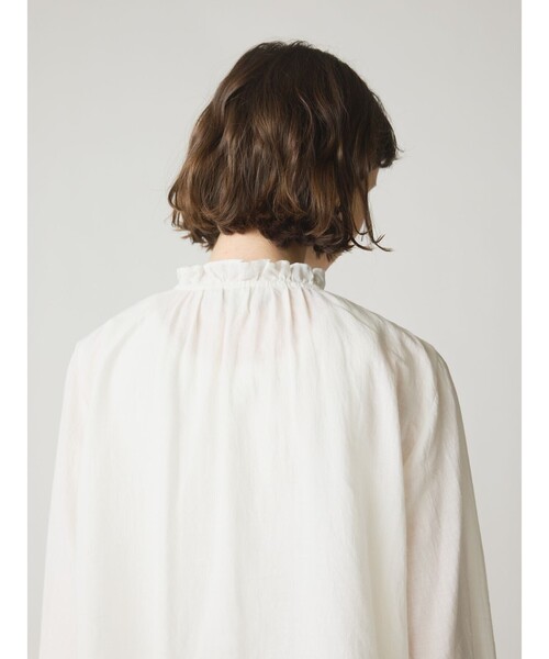 MidiUmi(ミディウミ)の「MidiUmi フリルカラーギャザーネックシャツ(シャツ/ブラウス・レディース・ブラック/オフホワイト・FREE)」の5枚目の写真