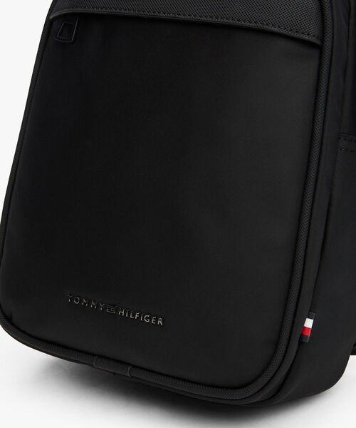 TOMMY HILFIGER(トミーヒルフィガー)の「スリングバッグ(ショルダーバッグ・メンズ・オリーブ/ブラック・FREE)」の8枚目の写真