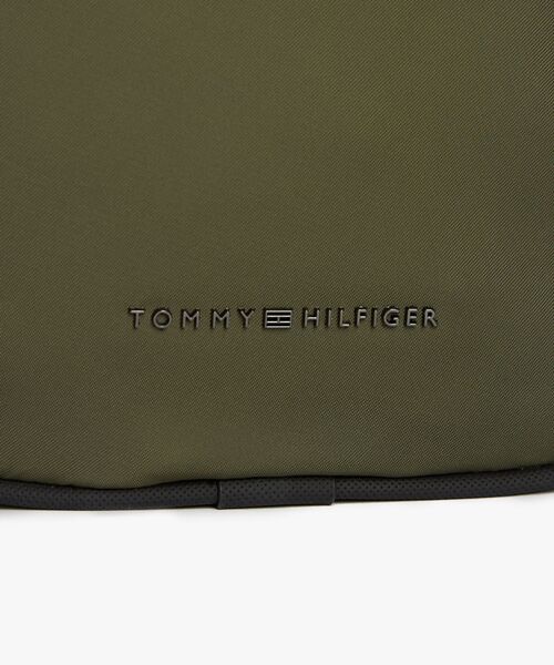 TOMMY HILFIGER(トミーヒルフィガー)の「スリングバッグ(ショルダーバッグ・メンズ・オリーブ/ブラック・FREE)」の4枚目の写真