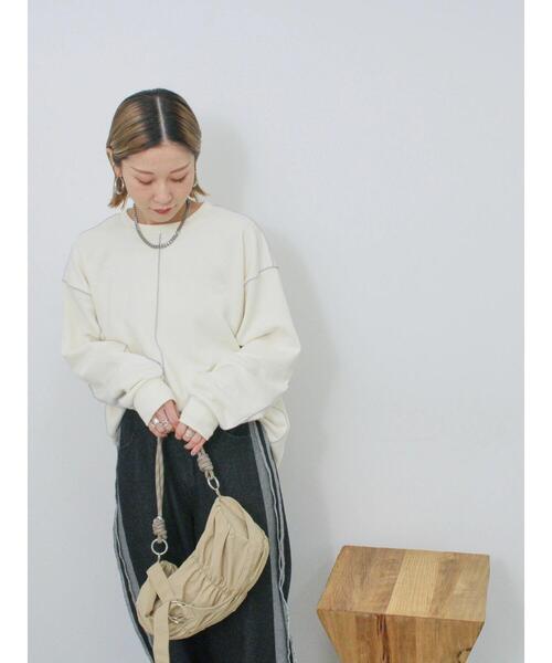 Samansa Mos2 blue（サマンサモスモスブルー）の「◎配色メロウ裏毛プルオーバー（Tシャツ/カットソー・レディース・ブラック/トップグレー/キナリ・F）」の13枚目の写真