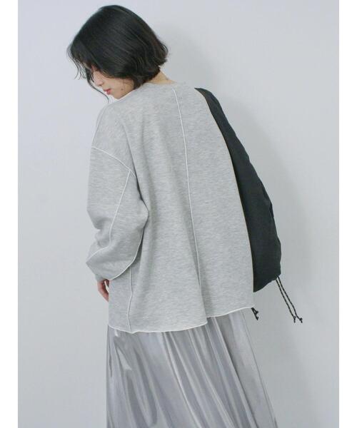 Samansa Mos2 blue（サマンサモスモスブルー）の「◎配色メロウ裏毛プルオーバー（Tシャツ/カットソー・レディース・ブラック/トップグレー/キナリ・F）」の16枚目の写真