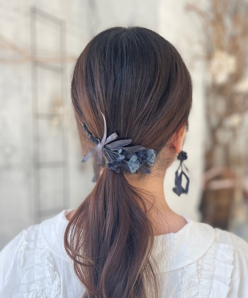 m.soeur(エムスール)の「ミモザの花束バレッタ(バレッタ/ヘアクリップ・レディース・グリーン/グレー/ブラック・FREE)」の2枚目の写真