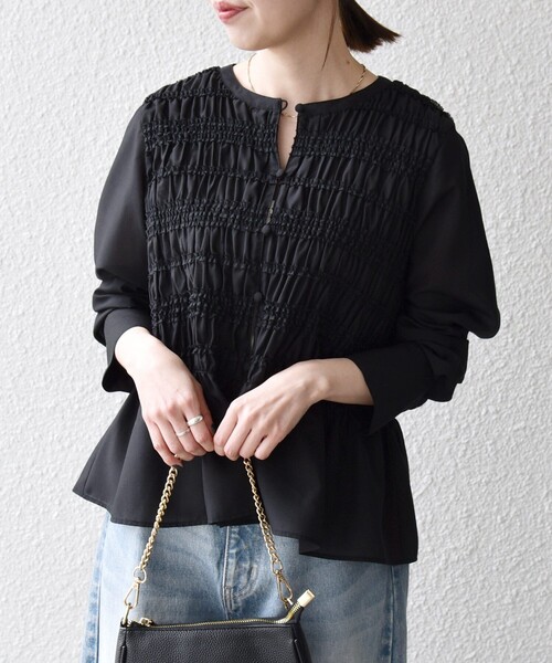 SHIPS any（シップス エニィ）の「【WEB限定】SHIPS any:〈洗濯機可能〉シアー シャーリング プチフリル ペプラム ブラウス（シャツ/ブラウス・レディース・ホワイト/イエロー/ライトブルー/ブラック・ONE SIZE）」の18枚目の写真