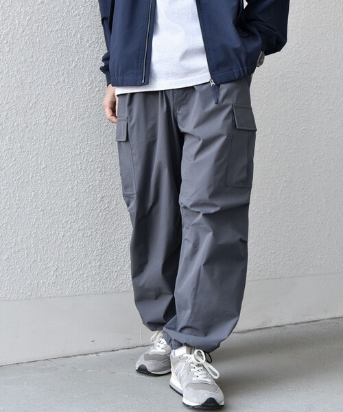 SHIPS any（シップス エニィ）の「SHIPS any:〈洗濯機可能〉スマート ワイド イージー カーゴ パンツ◇（カーゴパンツ・メンズ・ブラック/オリーブ/チャコールグレー・MEDIUM/SMALL/X-LARGE/LARGE）」の12枚目の写真