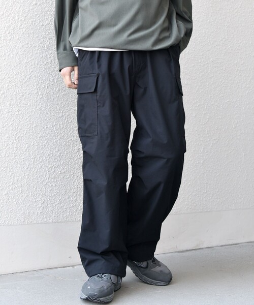 SHIPS any（シップス エニィ）の「SHIPS any:〈洗濯機可能〉スマート ワイド イージー カーゴ パンツ◇（カーゴパンツ・メンズ・ブラック/オリーブ/チャコールグレー・MEDIUM/SMALL/X-LARGE/LARGE）」の17枚目の写真