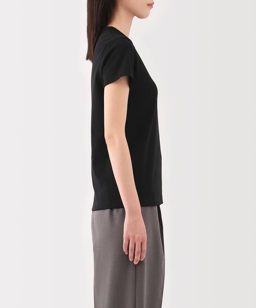 無印良品(ムジルシリョウヒン)の「婦人 涼感汗じみしにくいクルーネック半袖Tシャツ(Tシャツ/カットソー・レディース・ホワイト/ブルー系/ライトピンク/ブラック/ライトグレー/チャコールグレー・S/M/L/XL)」の8枚目の写真