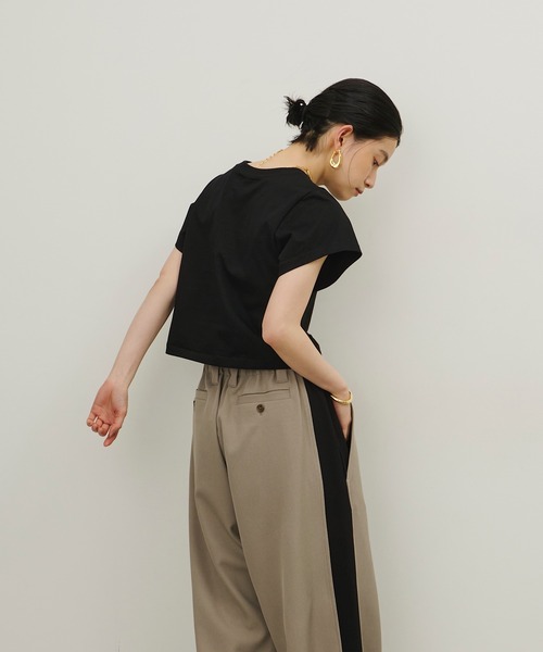 room153（ルームイチゴサン）の「カーブショートTシャツ【room153】（Tシャツ/カットソー・レディース・ホワイト/ブラック/モカ・1/0）」の14枚目の写真