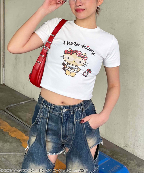 4GEEKS BY SPIRALGIRL（フォーギークスバイスパイラルガール）の「【Sanrio characters/サンリオキャラクターズ】ハローキティ日焼けキティちびTシャツ（Tシャツ/カットソー・レディース・ホワイト・FREE）」の10枚目の写真